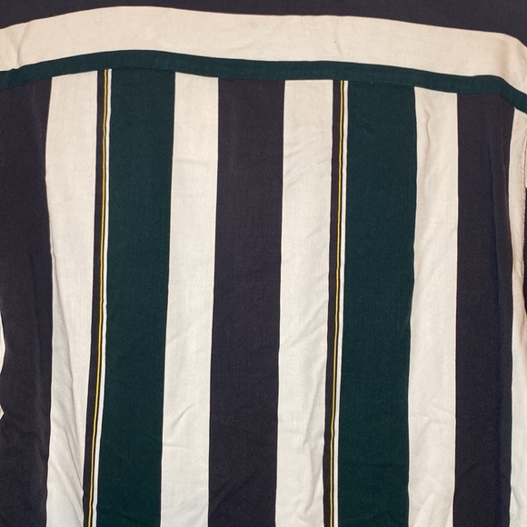 🤠 Forever 21 men short sleeve shirt size medium - Picture 4 of 4